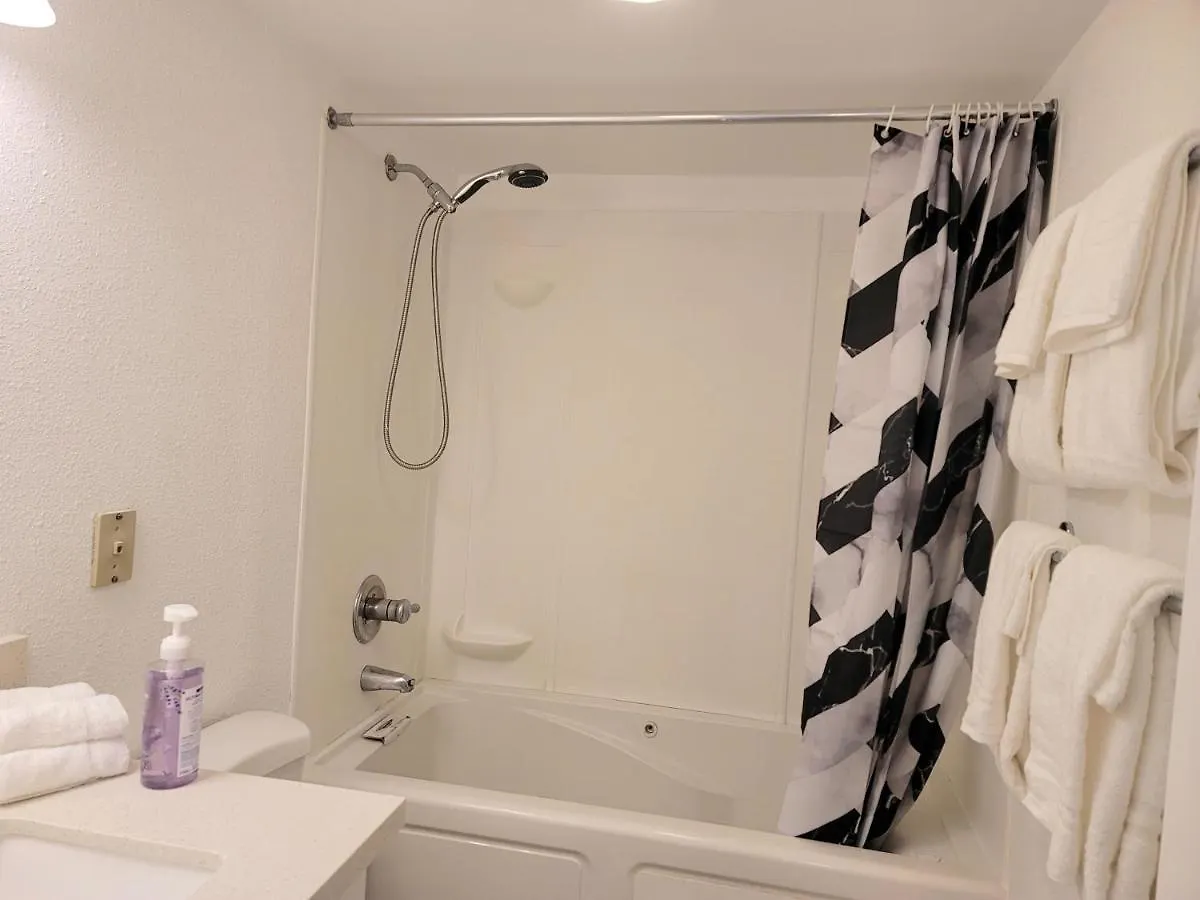 Condotel With Free Parking Wifi Central Ac By Stayhawaii ホノルル 0*,  米国