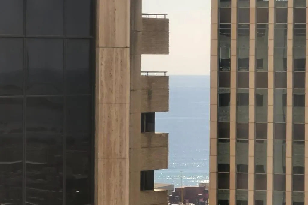 Condotel With Free Parking Wifi Central Ac By Stayhawaii ホノルル