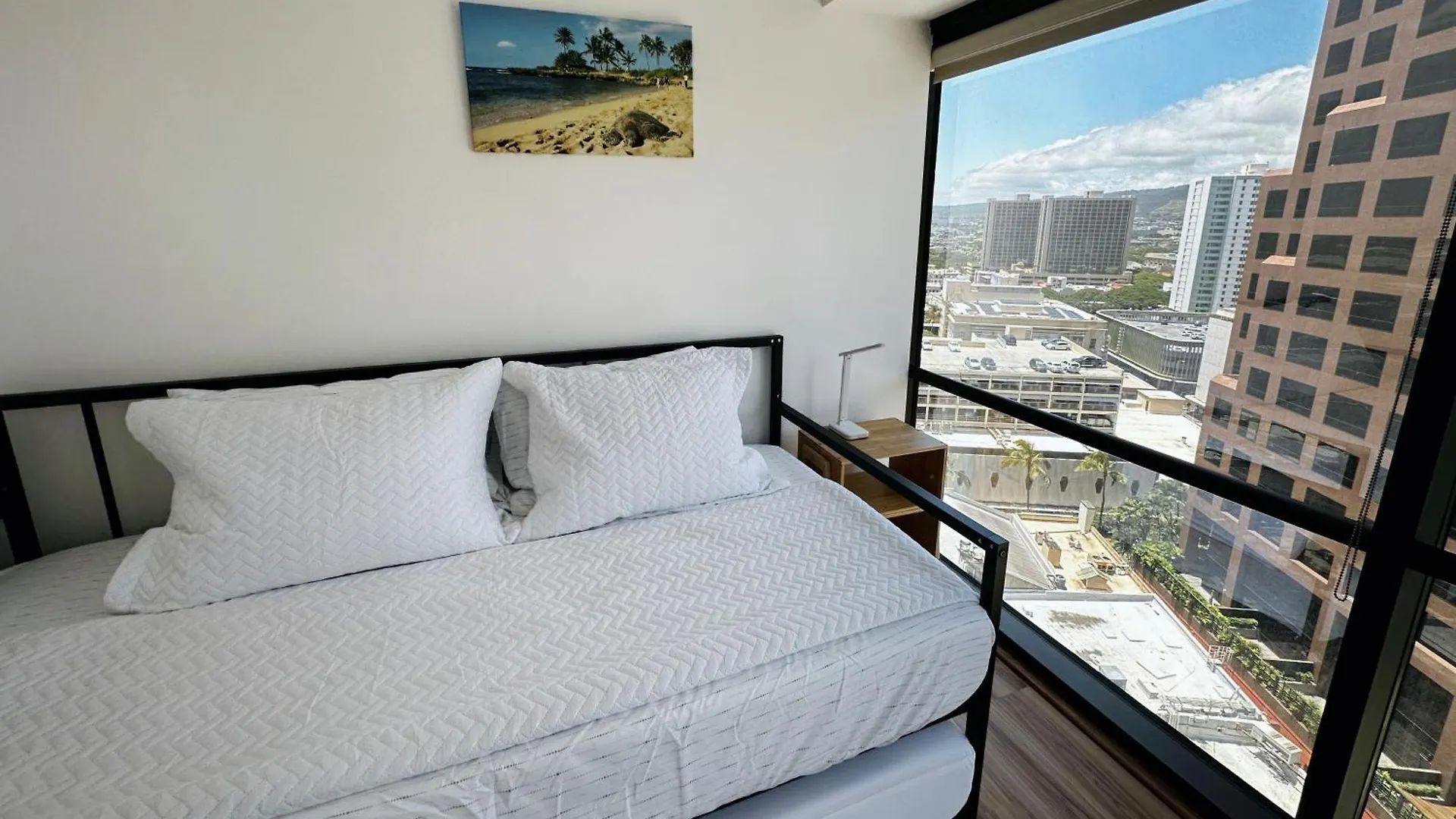 Condotel With Free Parking Wifi Central Ac By Stayhawaii ホノルル アパート